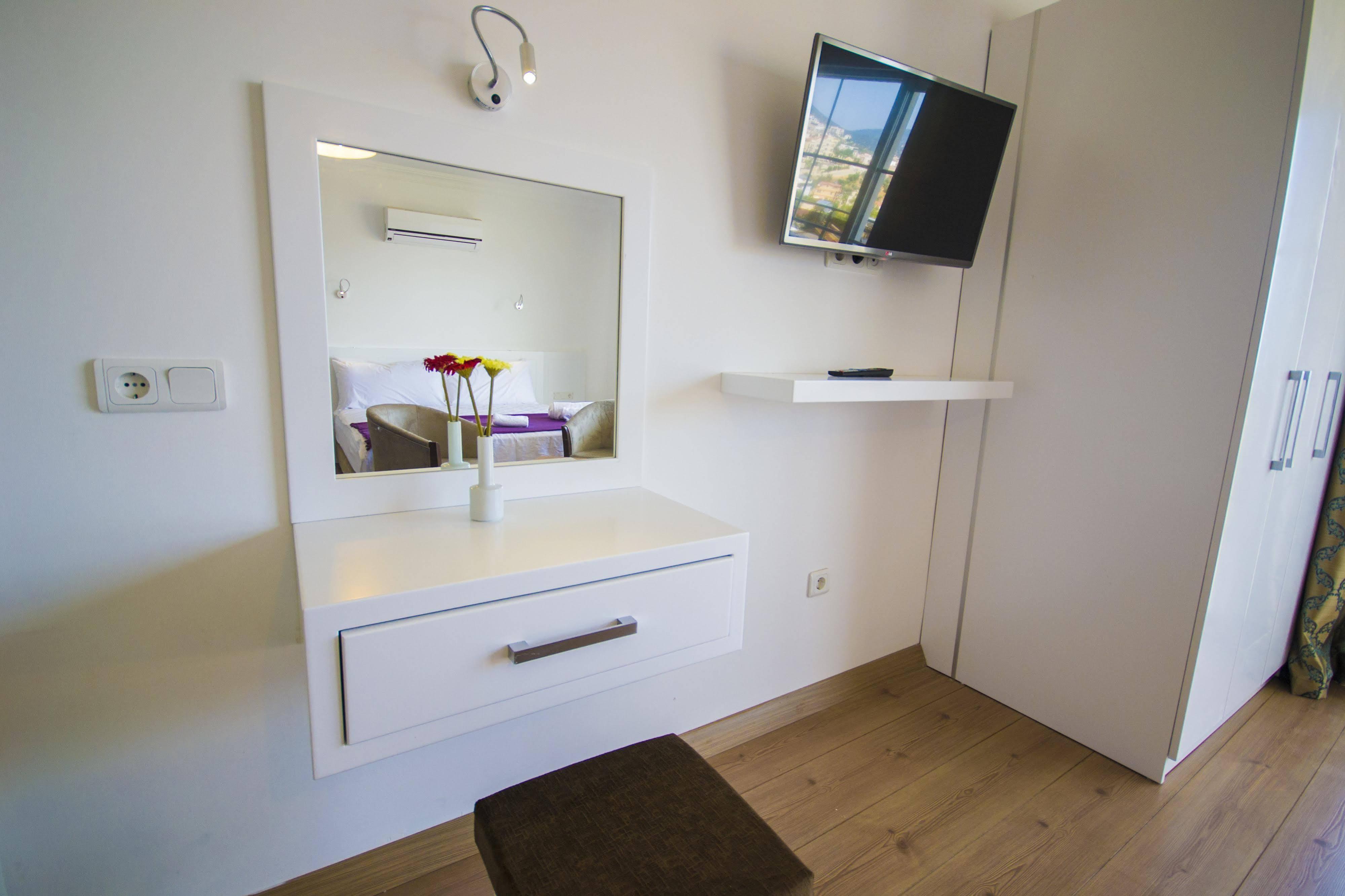 Kelebek Studio Apartments Калкан Екстериор снимка