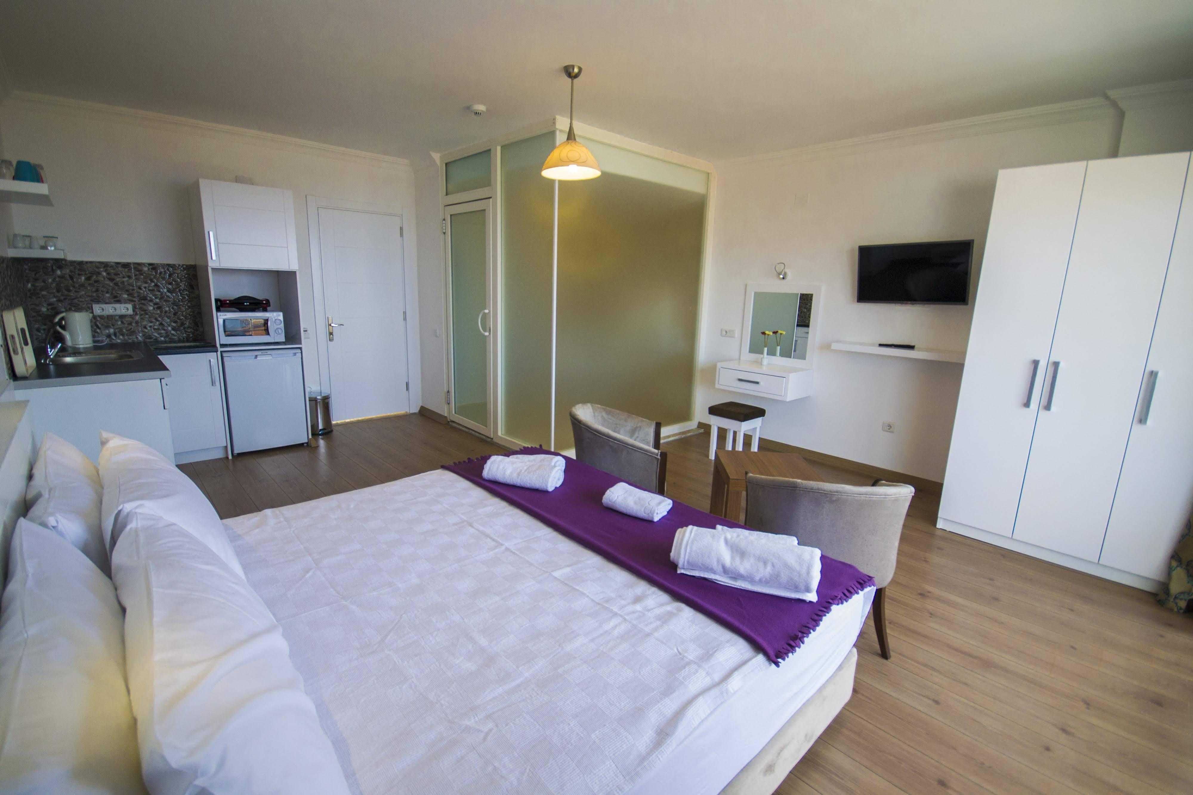 Kelebek Studio Apartments Калкан Екстериор снимка