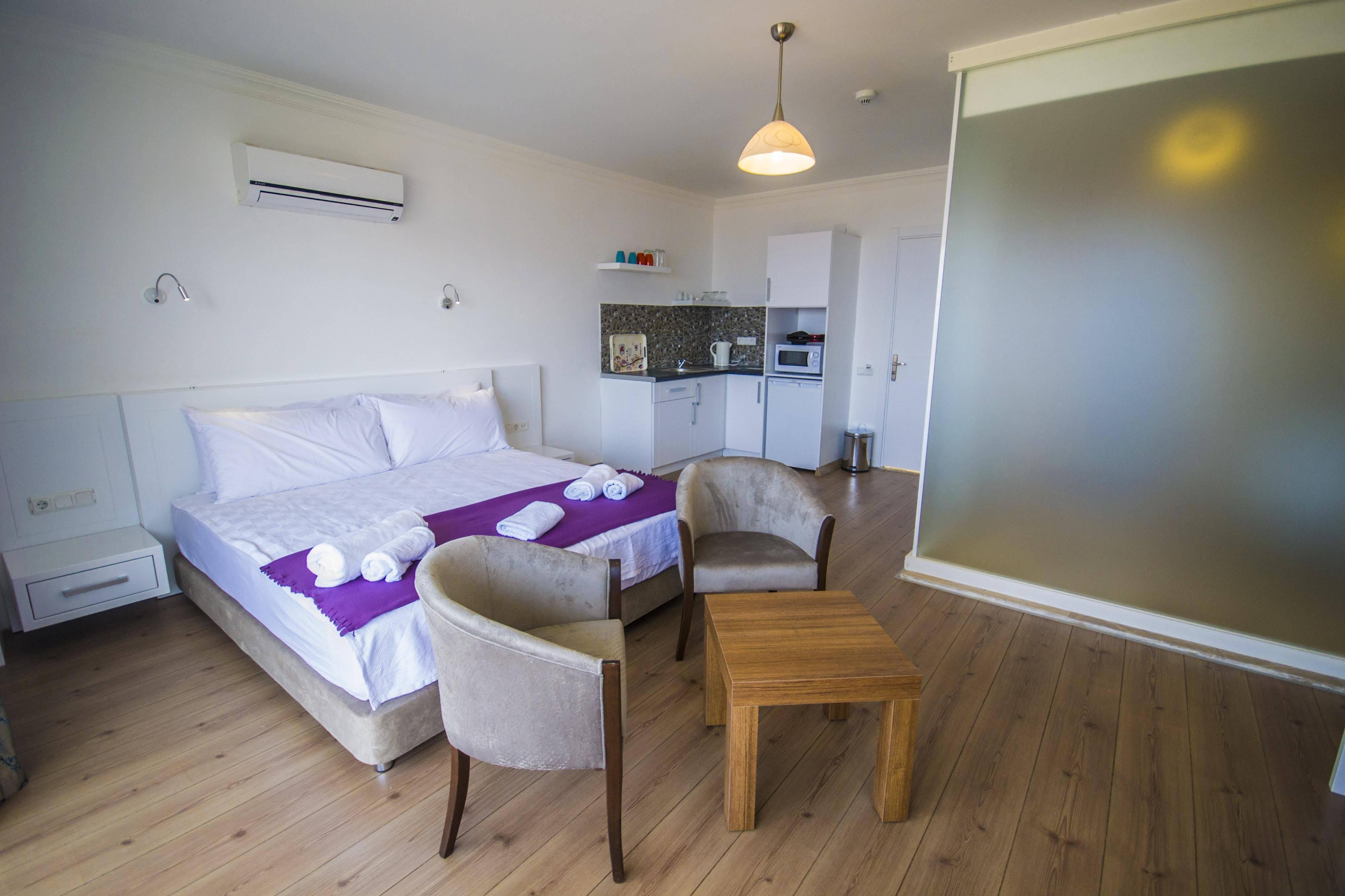 Kelebek Studio Apartments Калкан Екстериор снимка