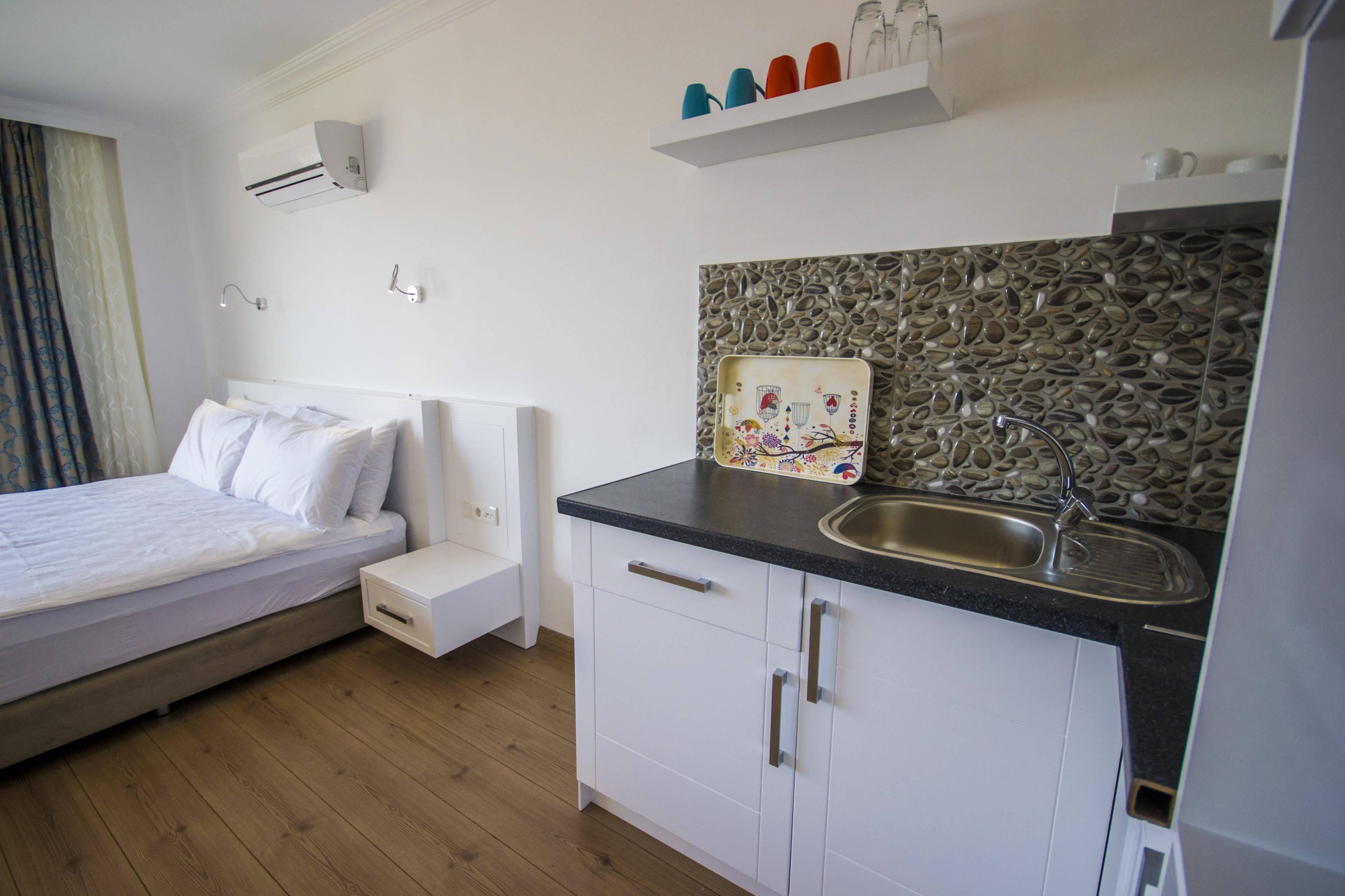 Kelebek Studio Apartments Калкан Екстериор снимка