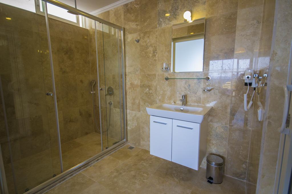 Kelebek Studio Apartments Калкан Екстериор снимка